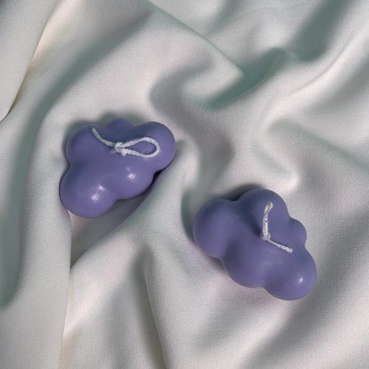cloud candle in lavender color, lightly scented with summerberries freesia